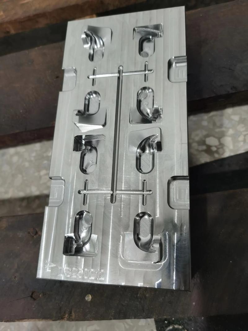 塑料模具开发